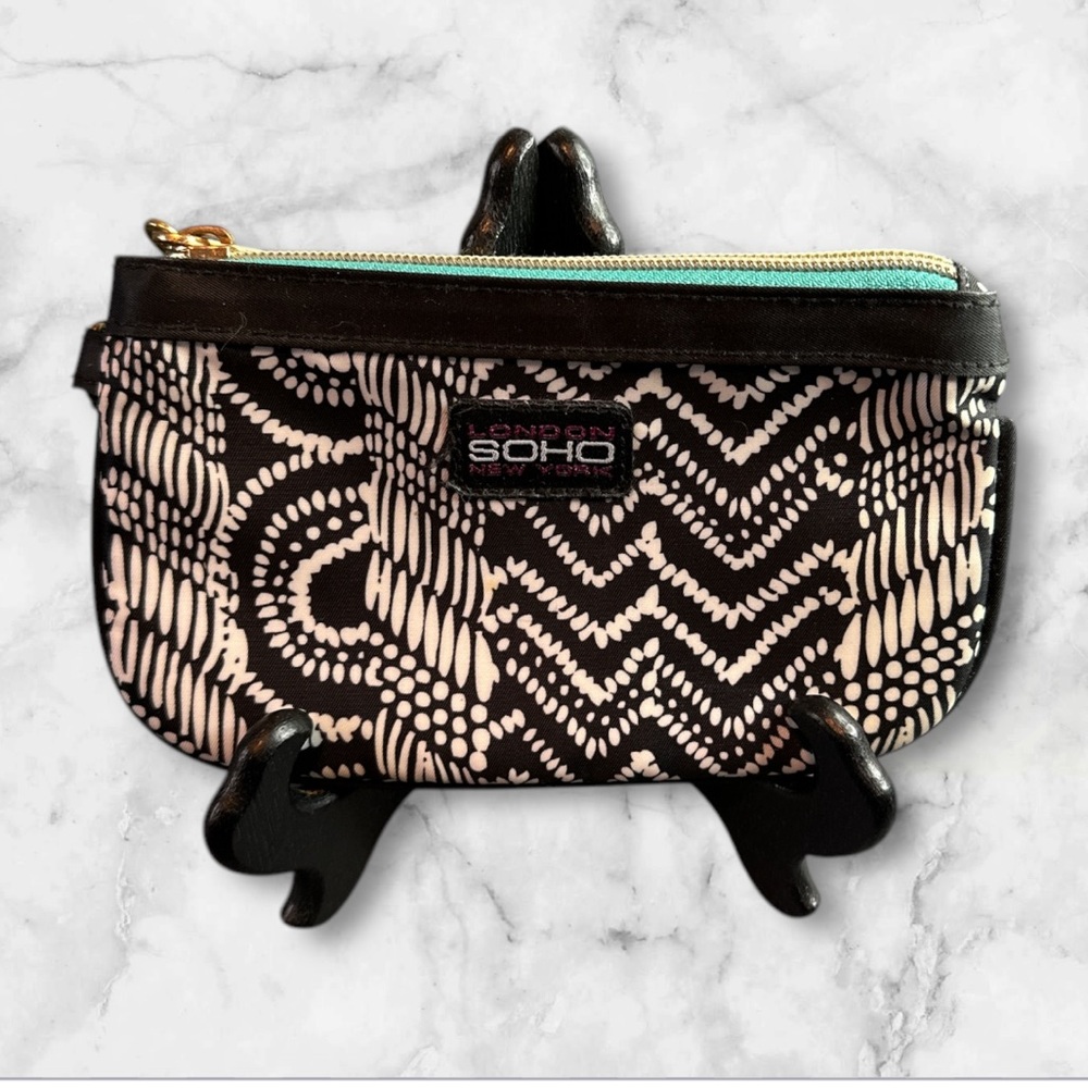 London SOHO New York wristlet zip up bag black and white design